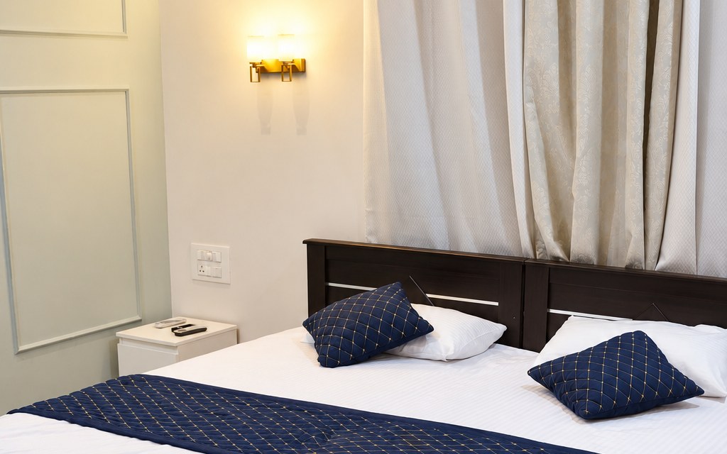 ONE BEDROOM APARTMENT Image 8