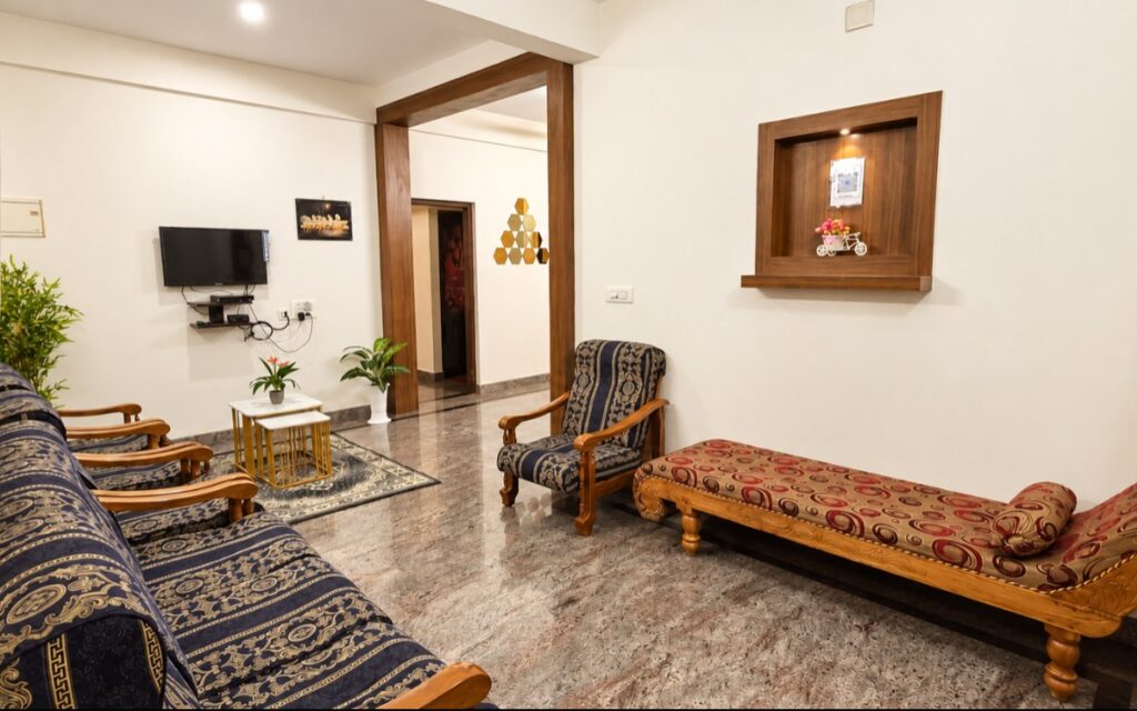 THREE BEDROOM APARTMENT Image 2