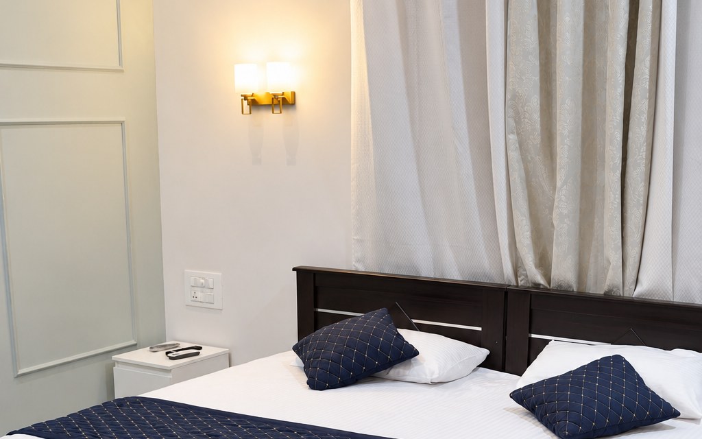 ONE BEDROOM APARTMENT Image 4