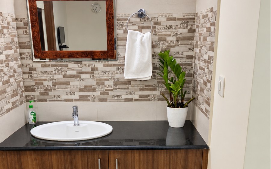 THREE BEDROOM APARTMENT Image 4
